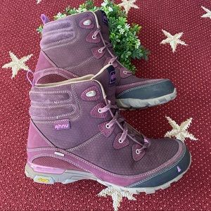 Ahnu sugarpine waterproof hiking boots size 9